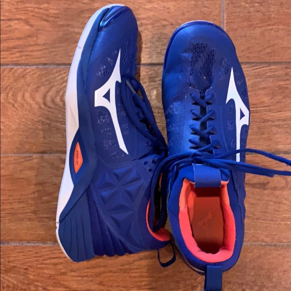 Mizuno volleyball shoes